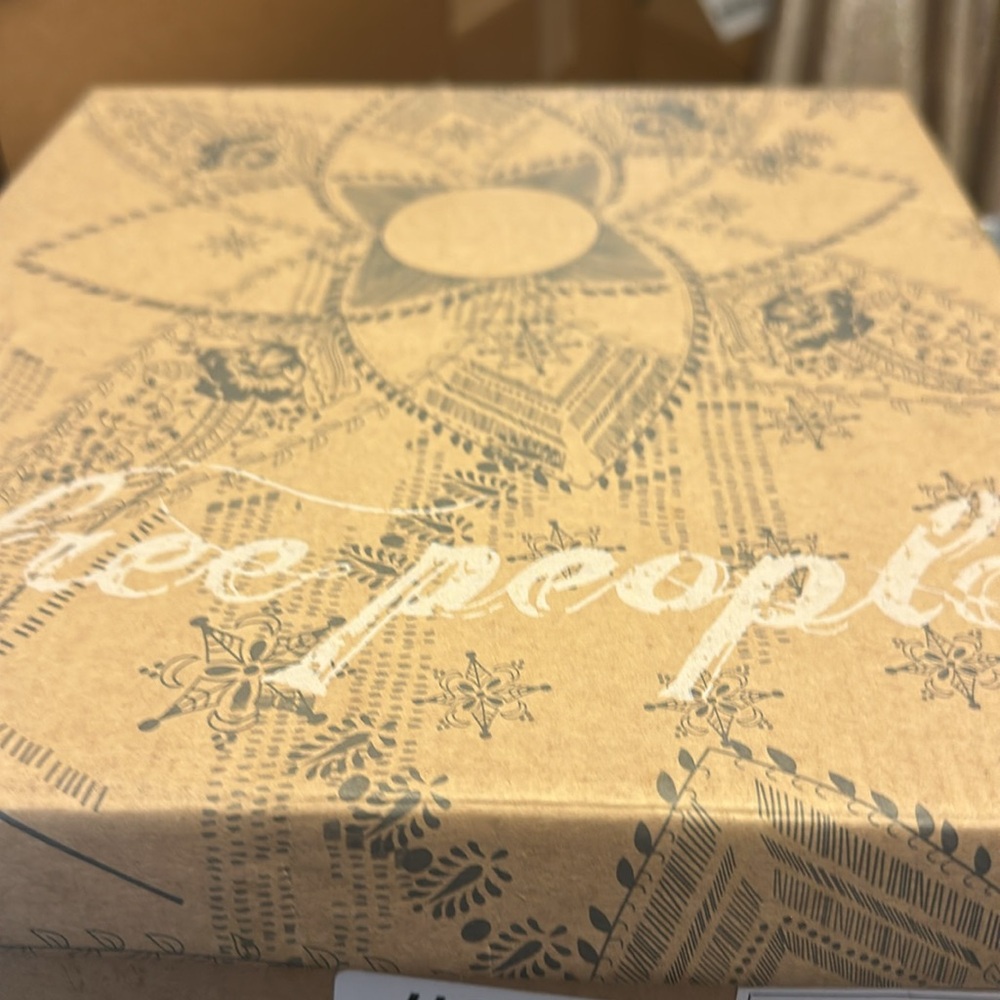 #284❤️/385❤️ BRAND NEW IN BOX FREE PEOPLE EMBROIDERED BOWERS ANKLE BOOTS - Picture 8 of 11